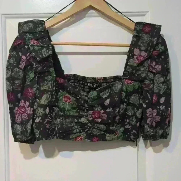 ZARA | Black/purple/Green Floral Smocked Zip Up Crop Top - Picture 4 of 8